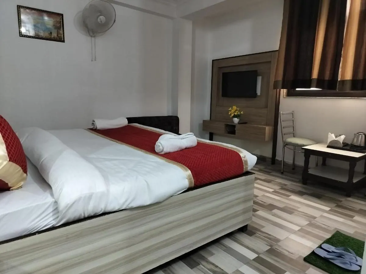Hotel Clink New Delhi Airport Bed & Breakfast