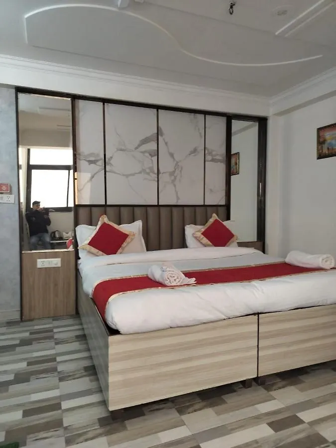 *** Bed & Breakfast Hotel Clink New Delhi Airport India