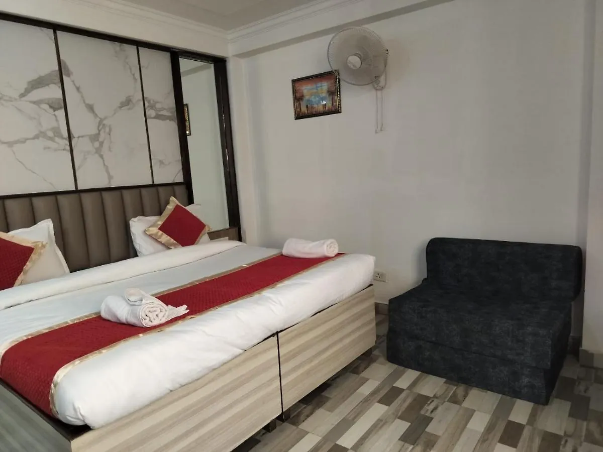 Hotel Clink New Delhi Airport Bed & Breakfast