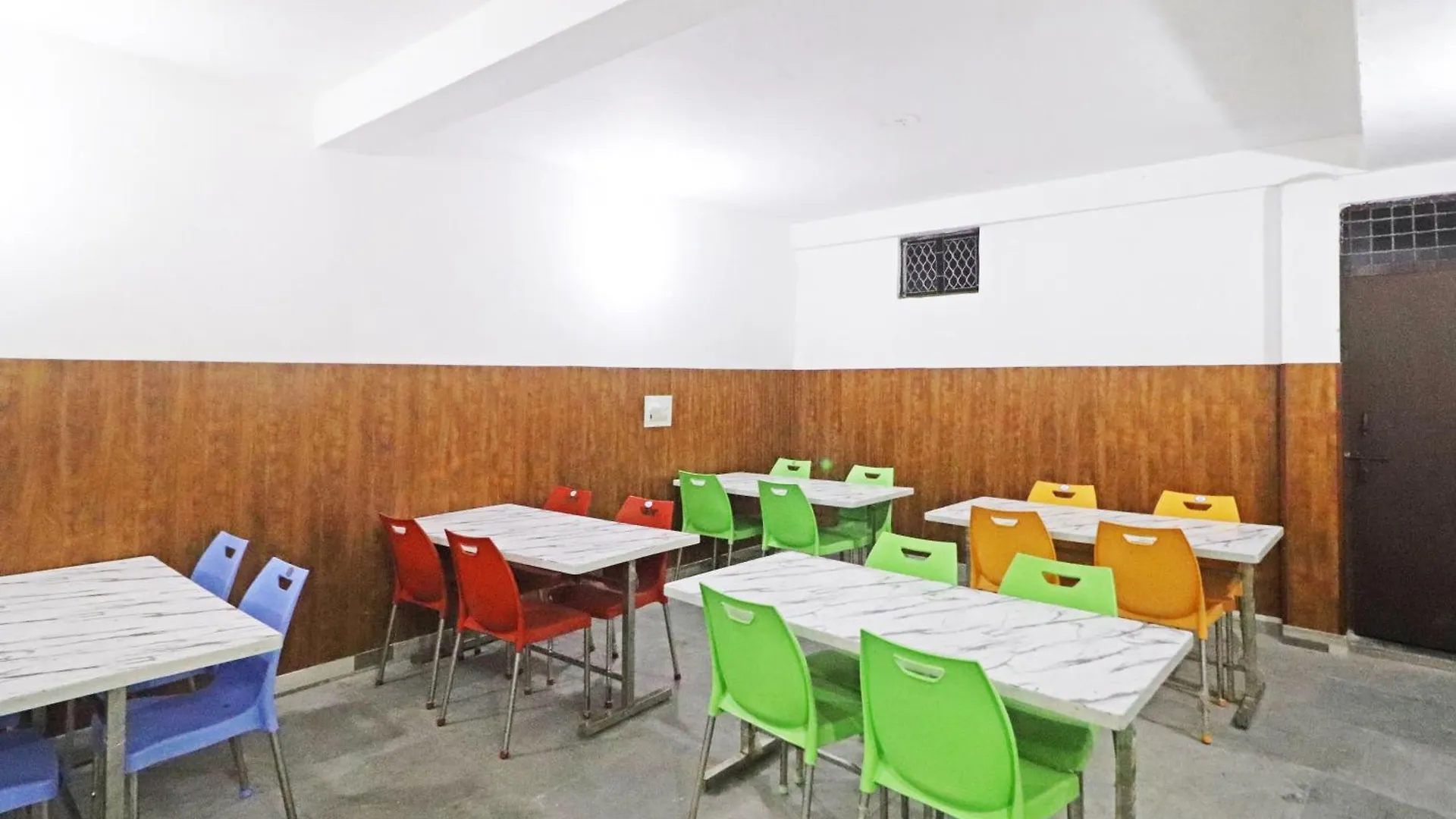 Hotel Clink New Delhi Airport Bed & Breakfast