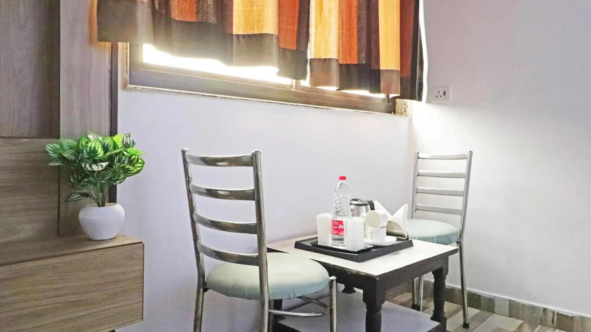 Hotel Clink New Delhi Airport Bed & Breakfast