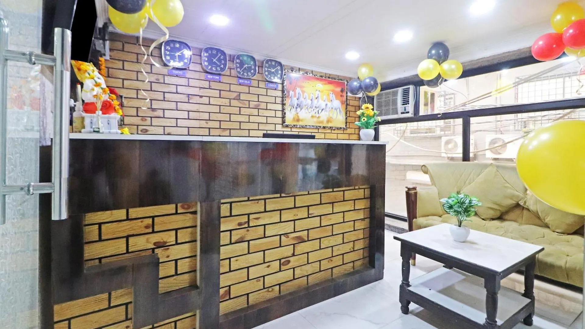 Hotel Clink New Delhi Airport Bed & Breakfast