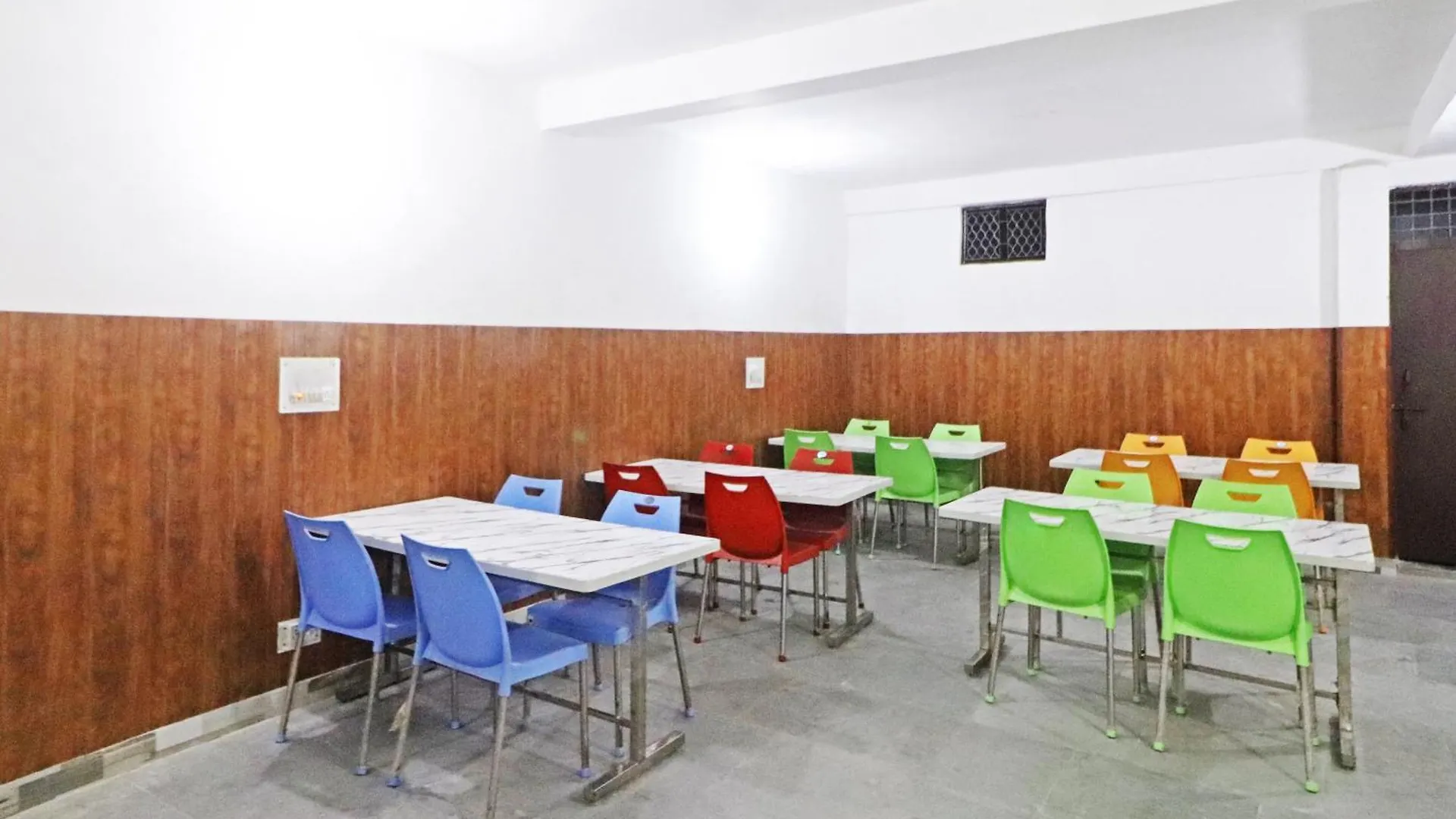 *** Bed & Breakfast Hotel Clink New Delhi Airport India