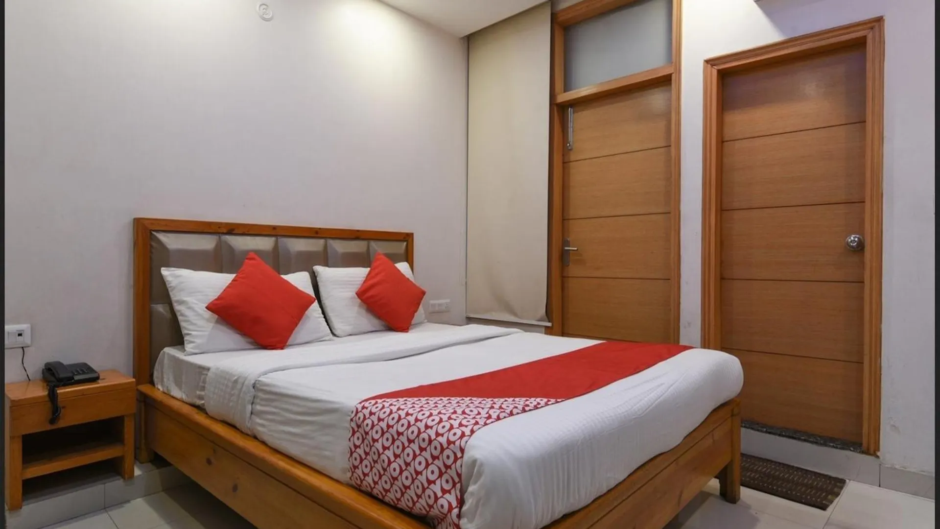 Bed & Breakfast Hotel Clink New Delhi Airport