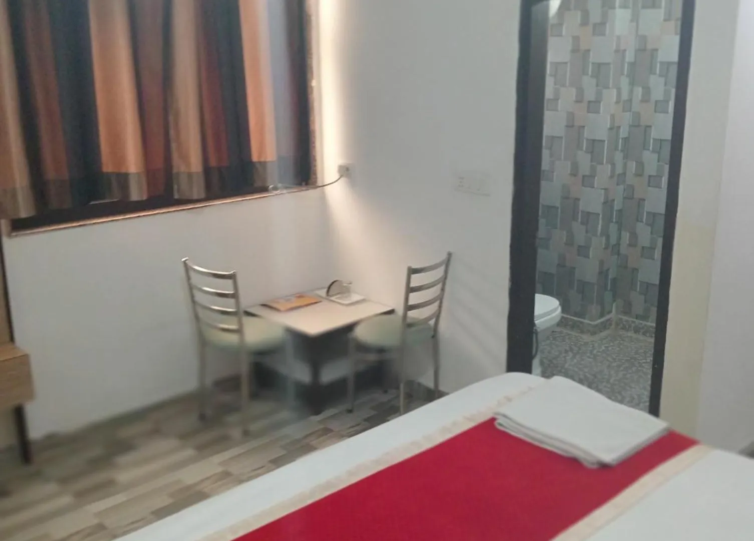 Hotel Clink New Delhi Airport 3*,